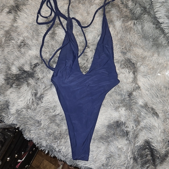 2 piece one piece bikini set with skirt - Picture 4 of 4